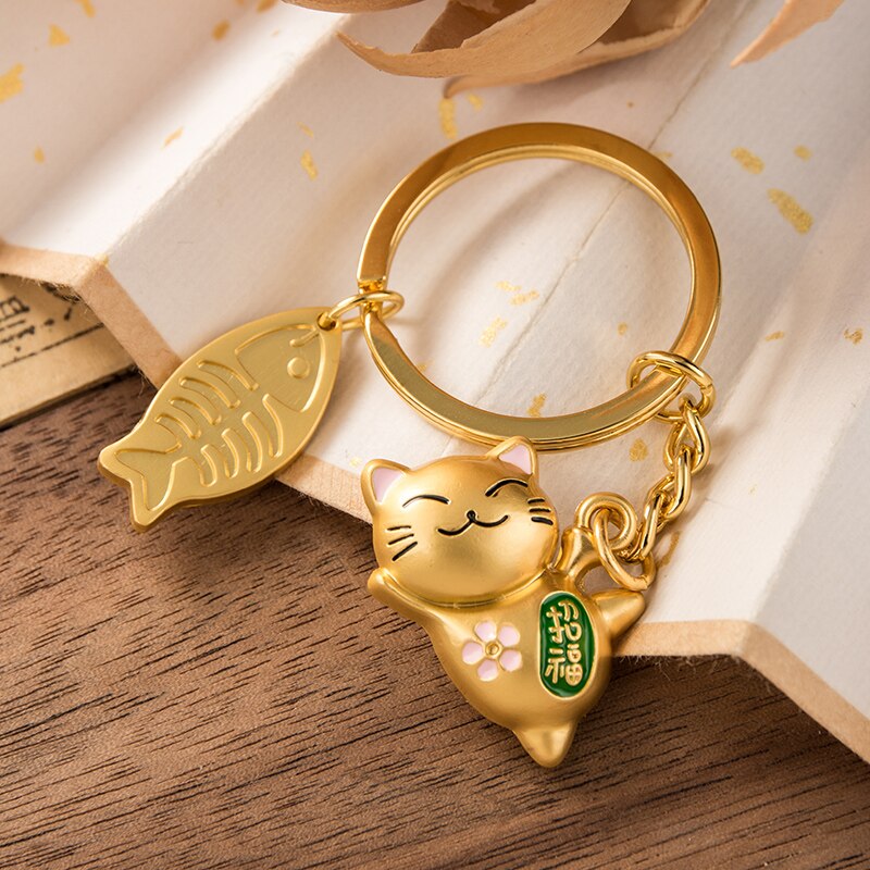 Maneki Neko Japan Lucky Cat Keychain Kawaii Trinkets Alloy Accessory Car Bag Pendant Key Chain Pray Golden Keyfob Couple Gift