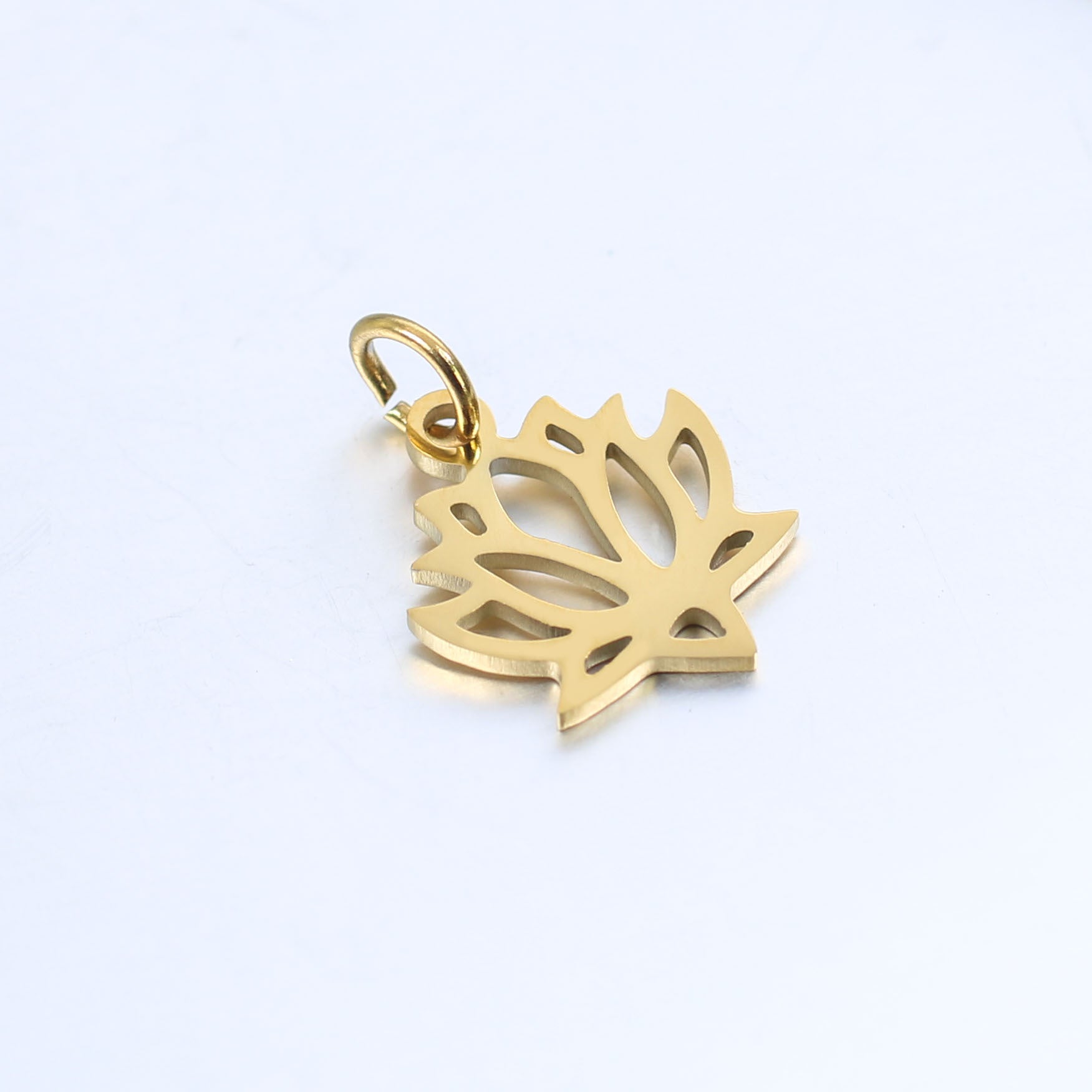 DOOYIO 5pcs/Lot Stainless Steel Hollow-out Lotus Pendant Female DIY Necklace Bracelet Handmade Charm Accessories