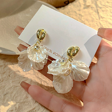 Glossy Shell Flower and Pearl Pendant Boho Earrings