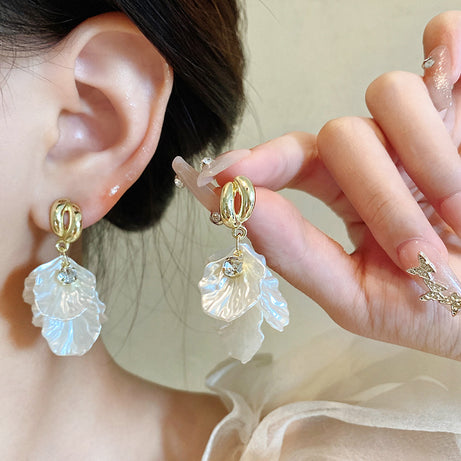 Glossy Shell Flower and Pearl Pendant Boho Earrings