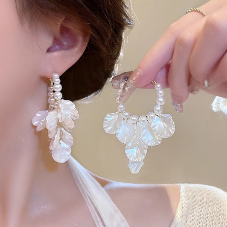Glossy Shell Flower and Pearl Pendant Boho Earrings