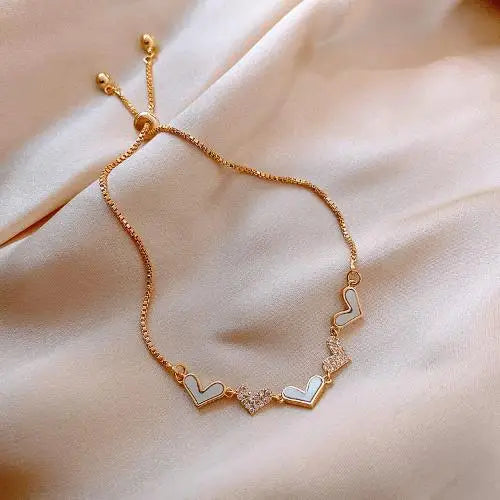 Golden Shell Retro Flower Women's Bracelet Light Luxury Versatile High End Unique Design Girlfriend Accessories Banquet Jewelry