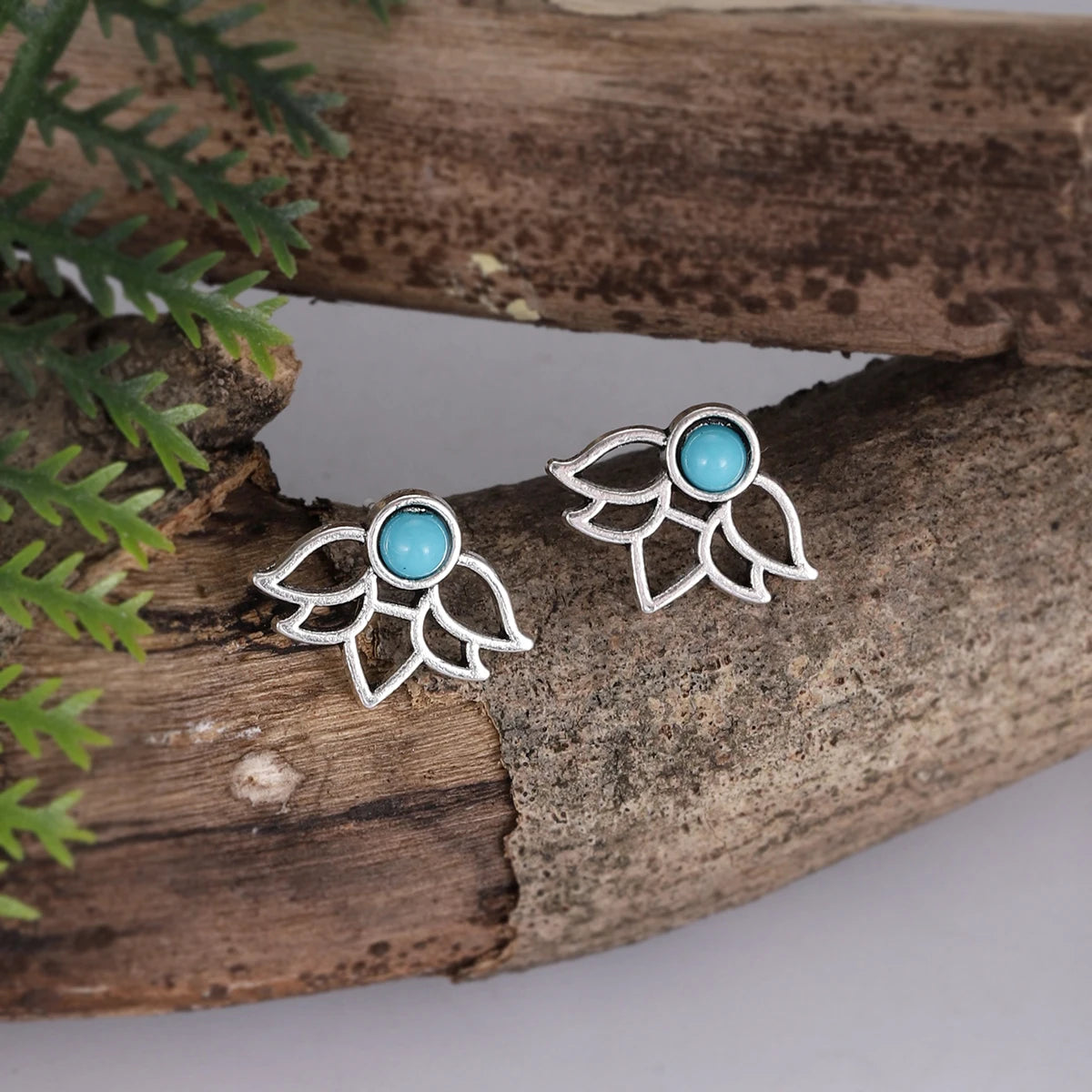 Boho New Turquoise Inlaid Mini Earring for Women Charm Silver Metal Arrow Triangle Geometric Earrings Piercing Stud Jewelry