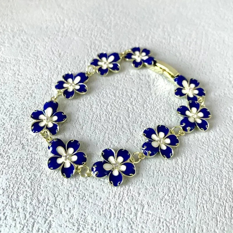 Golden Shell Retro Flower Women's Bracelet Light Luxury Versatile High End Unique Design Girlfriend Accessories Banquet Jewelry
