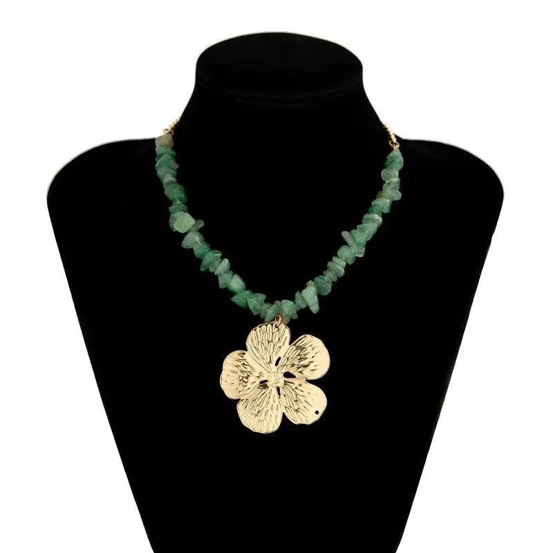 Boho Irregular Natural Stone Necklace For Women Exquisite Metal Flower Clavicle Chain Beach Party Jewelry Accessories Gift
