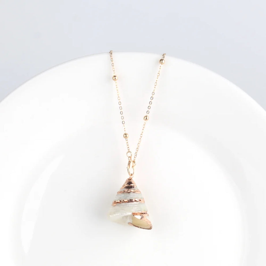 Conch Shell Boho Pendant Necklace
