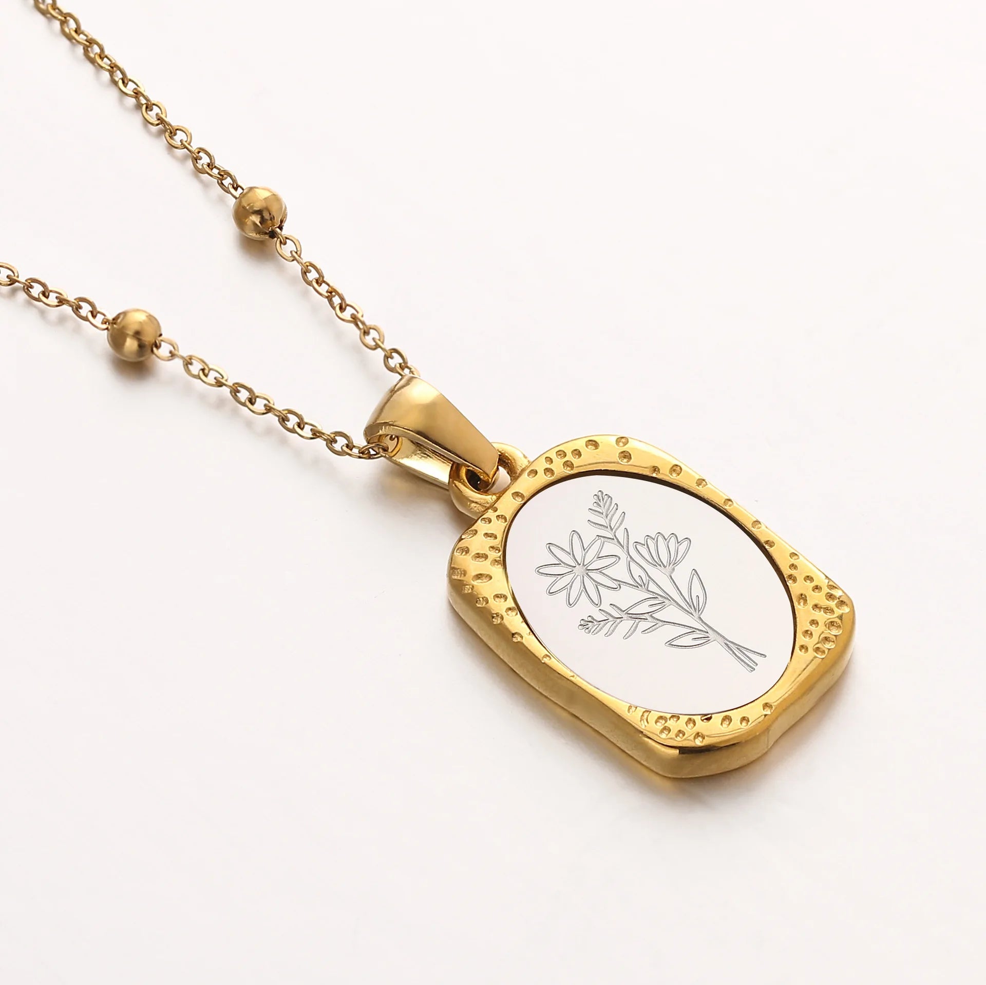 Birth Flower Necklace for Women Stainless Steel Month Lotus/Daisy/ Rose Floral Pendant +Chain Personalized Jewelry Birthday Gift