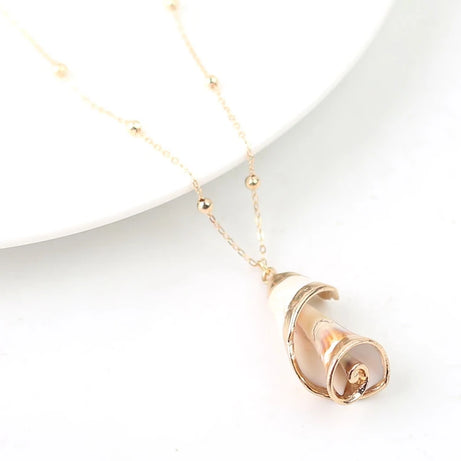 Conch Shell Boho Pendant Necklace