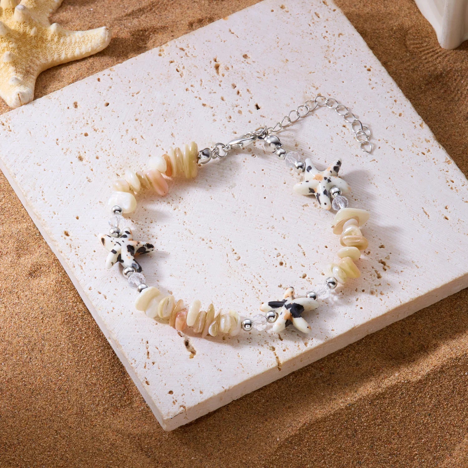 Boho Natural Gravel Shell Chips Bracelet for Women Adjustable Handmade Conch Beaded Bangle Summer Beach Vacation Jewelry Gift