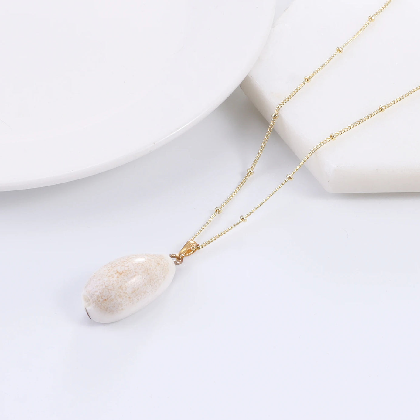 Natural Conch Shell and Gold Rim Boho Pendant Necklace
