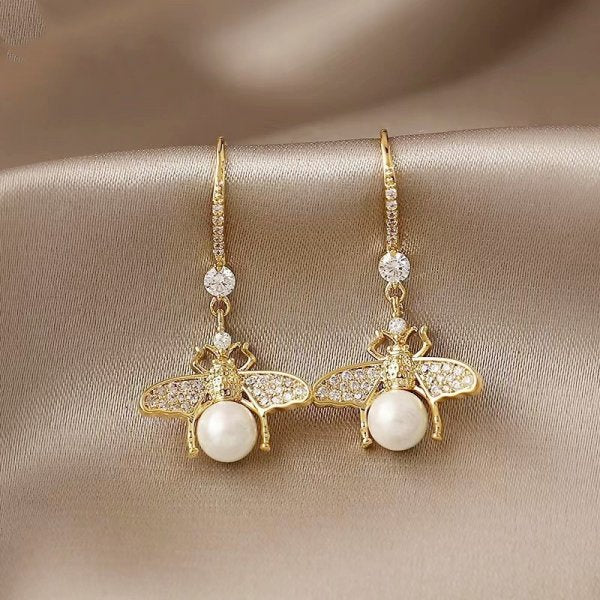 Korean Hollow Wreath Flower Earrings For Women Crystal Zircon Sweet Bee Butterfly Stud Earring Girl Wedding Party Jewelry - Charlie Dolly