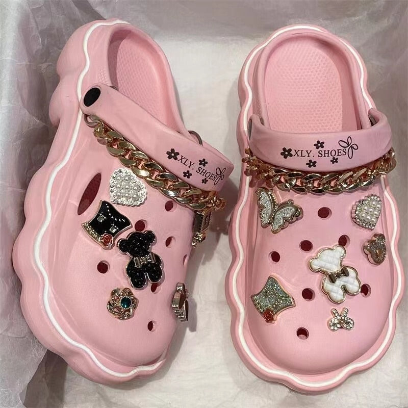 2023 Flat Garden DIY Croc Slippers Woman Beach Slipper Cute Cartoon Diamond Deco For Hole Shoes Antislip Thicken Shoes For Women - Charlie Dolly