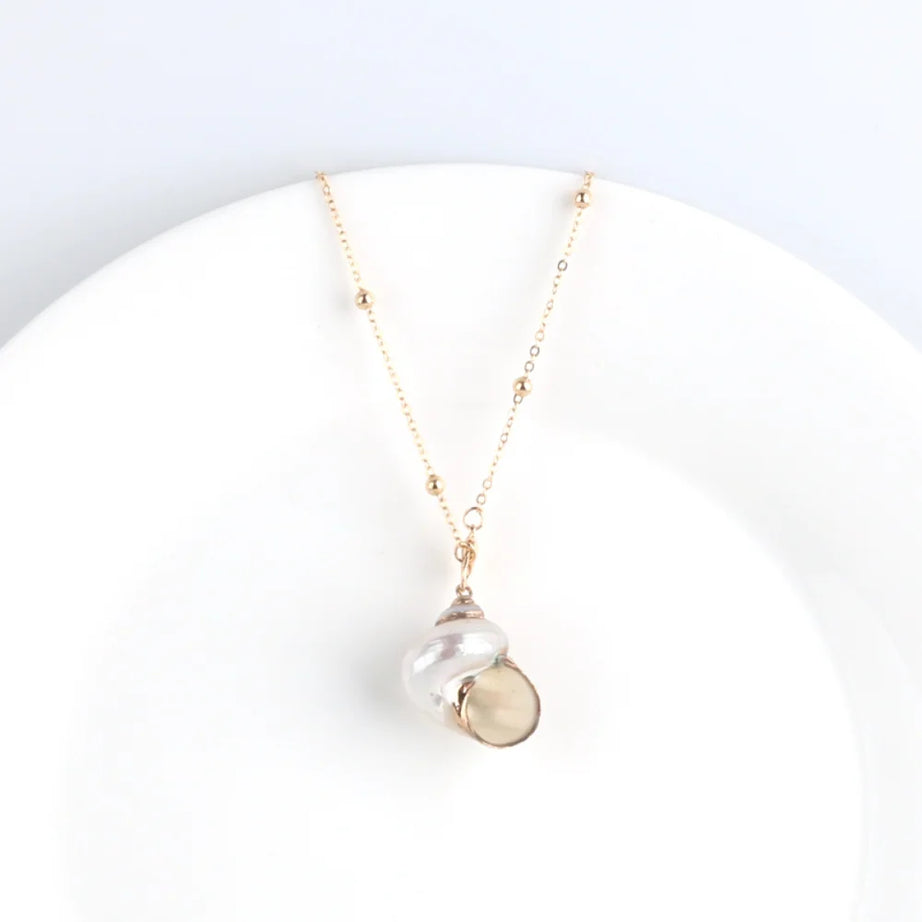 Conch Shell Boho Pendant Necklace
