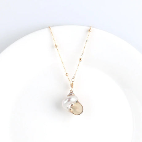 Conch Shell Boho Pendant Necklace