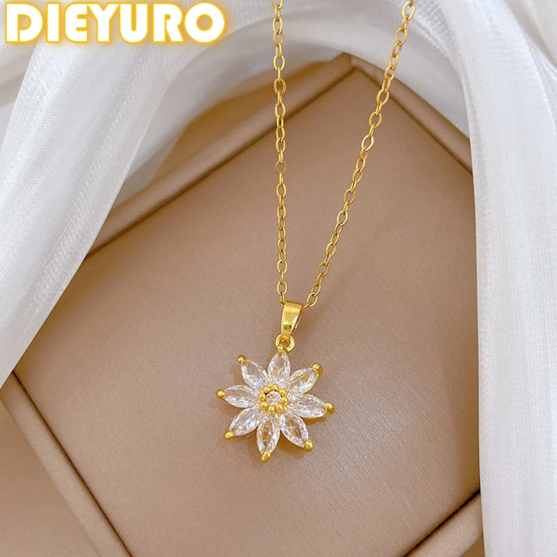 DIEYURO 316L الفولاذ المقاوم للصدأ الأبيض كريستال البتلة لوتس زهرة برعم قلادة قلادة المرأة مقاوم للماء الاتجاه سلسلة عنق مجوهرات