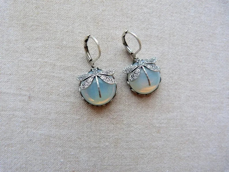 New Boho Vintage Crystal Dragonfly Earrings for Women Fashion Metal Carving Pattern Inlaid Moonstone Animal Earring Jewelry Gift