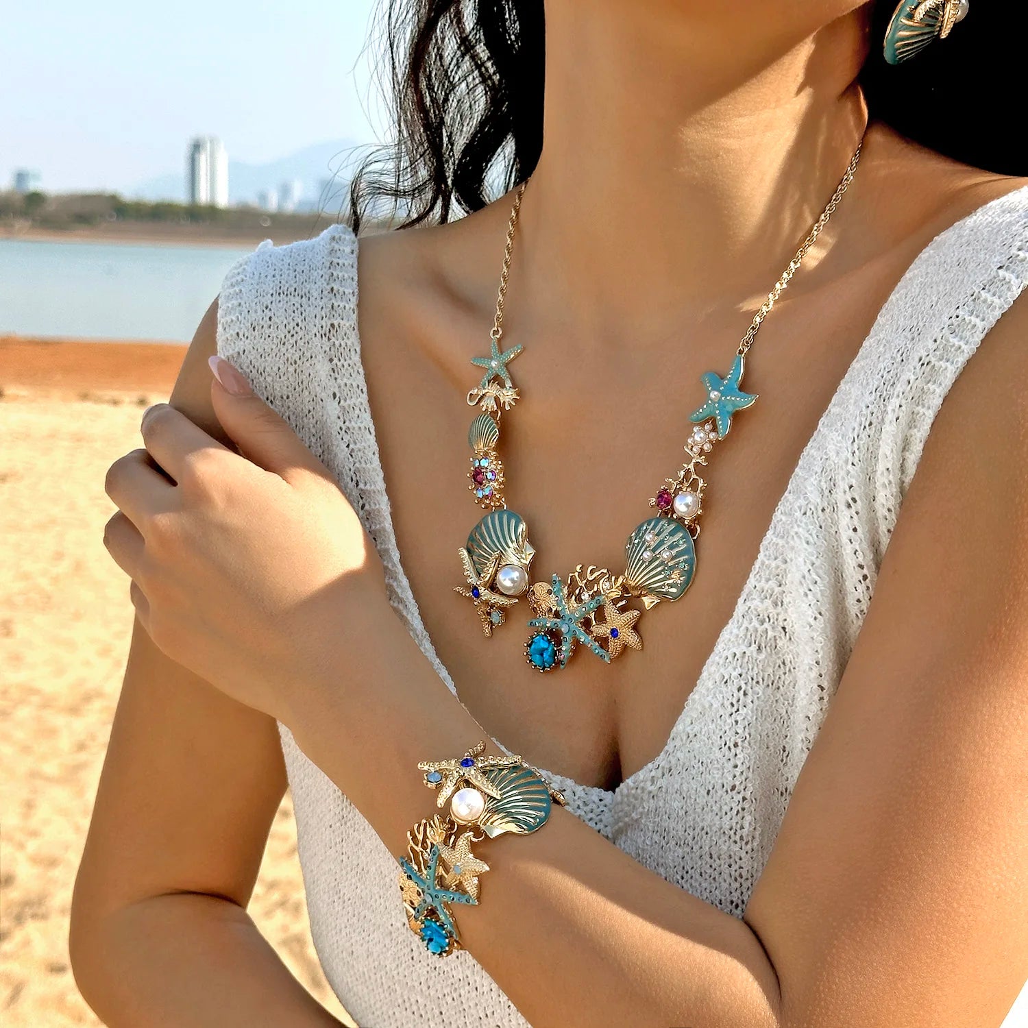 Exaggerated Metal Starfish Shell Pearl Necklace for Women Summer Ocean Coral Scallop Pendant Necklace Boho Beach Jewelry Gift