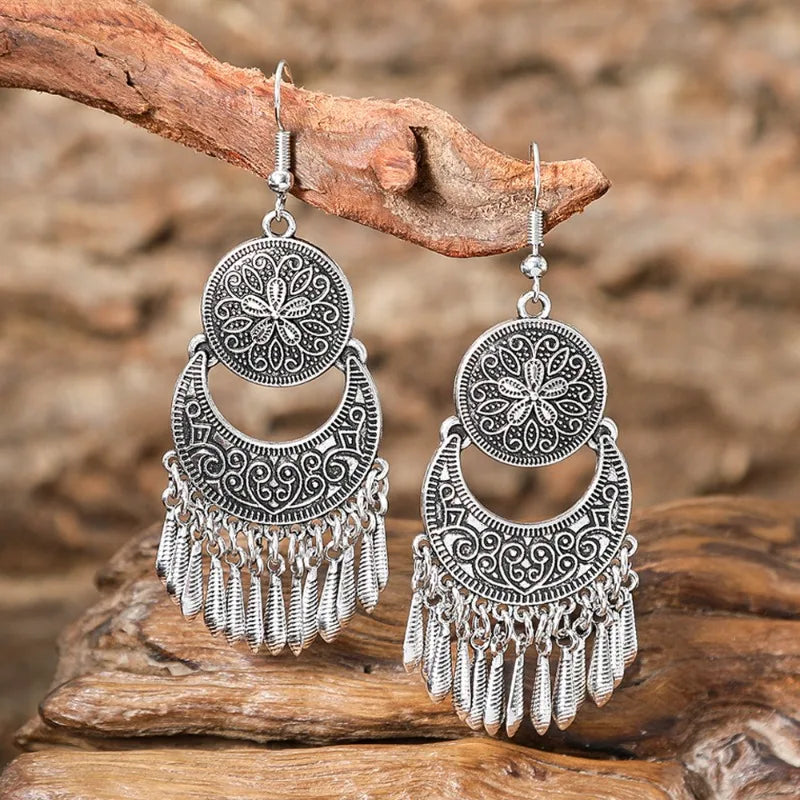 Ethnic Alloy Antique Earrings Brincos Boho Retro Hollow Patterns Drop Earrings for Women Bohemian Summer Tassel Jewelry