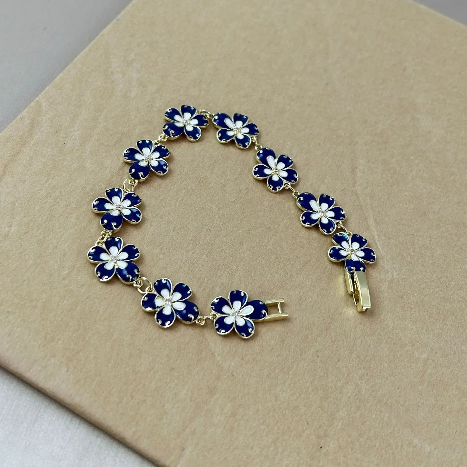 Golden Shell and Retro Flower Boho Bracelet