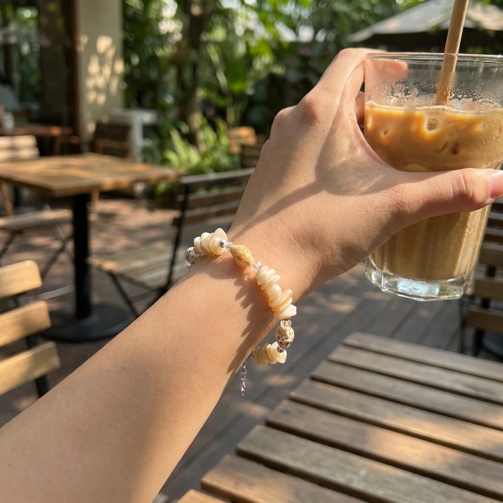 Boho Natural Gravel Shell Chips Bracelet for Women Adjustable Handmade Conch Beaded Bangle Summer Beach Vacation Jewelry Gift