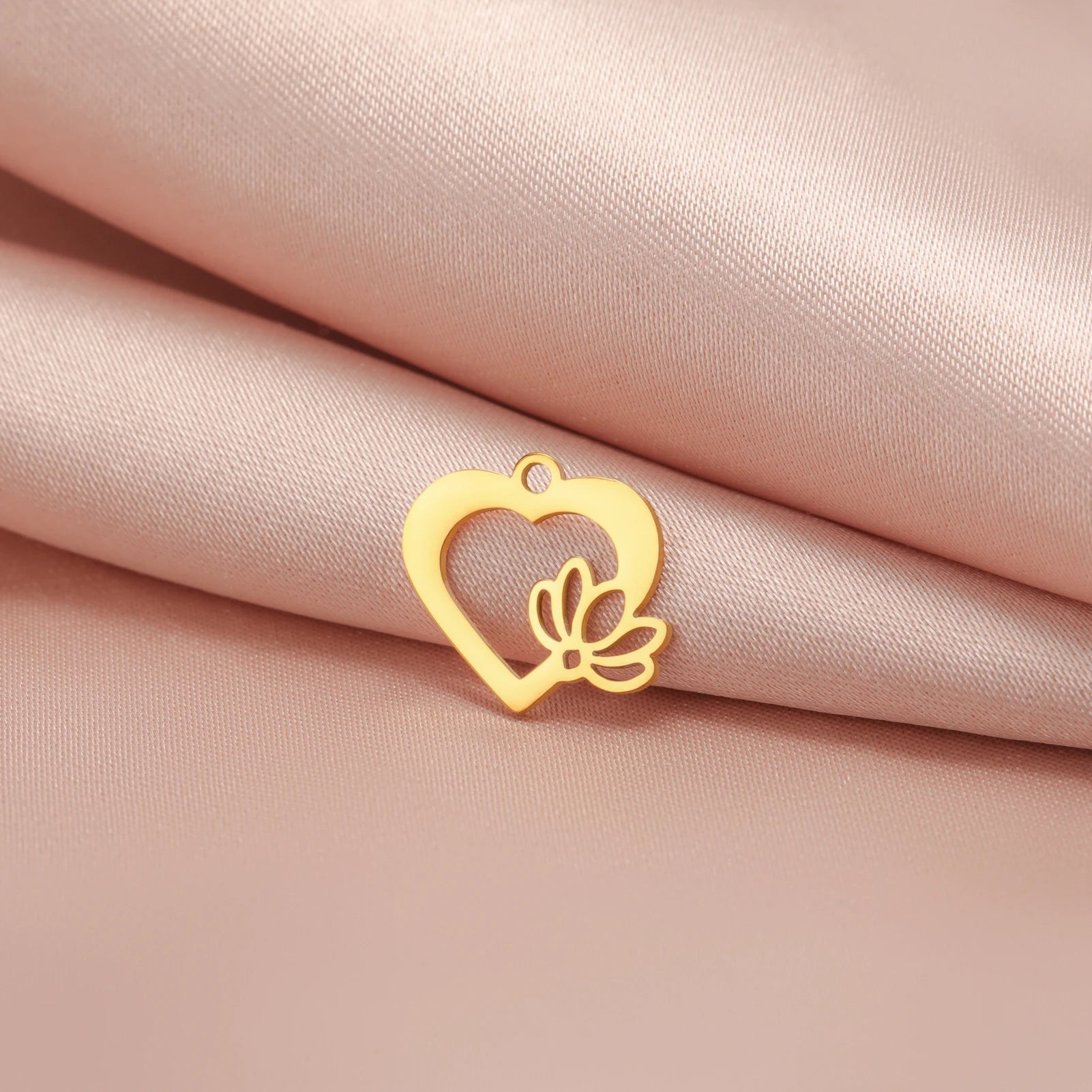 5 pieces of lotus shell stainless steel bracelet pendant necklace small sun shell pendant DIY necklace bracelet earrings jewelry