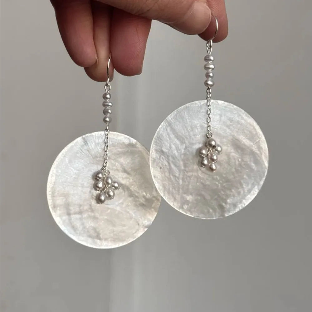 Trendy Natural Shell Disc Drop Earrings Silver Beaded Tassel Pearl Cluster Dangle Earrings for Women Boho Summer Beach Jewelry