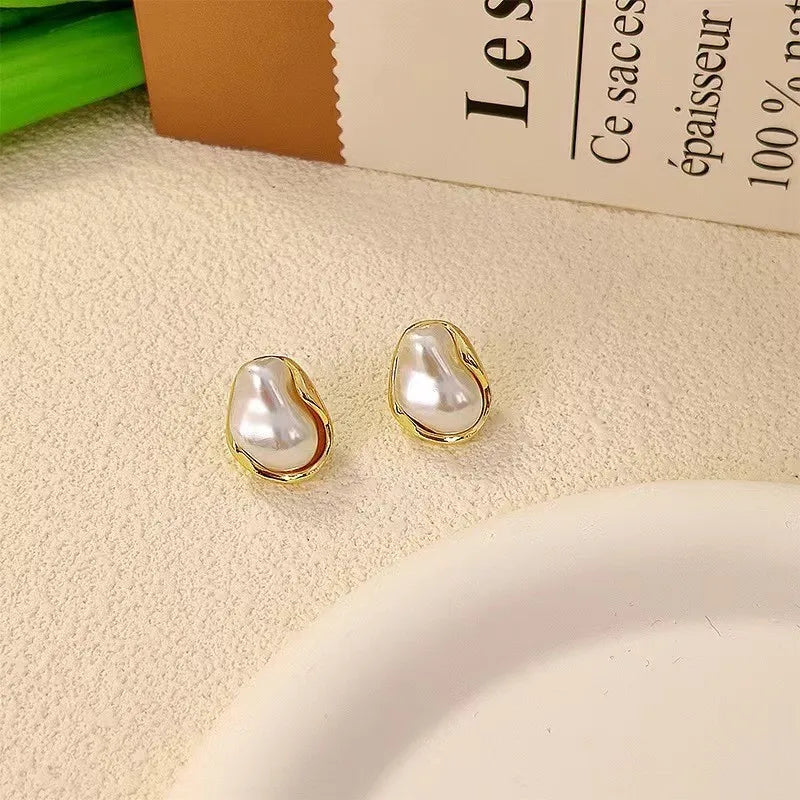 Geometric Irregular Round Pearl Earrings for Women Unusual Irregular Gold Color Metal Side Earrings Boho Trendy Jewelry Gift