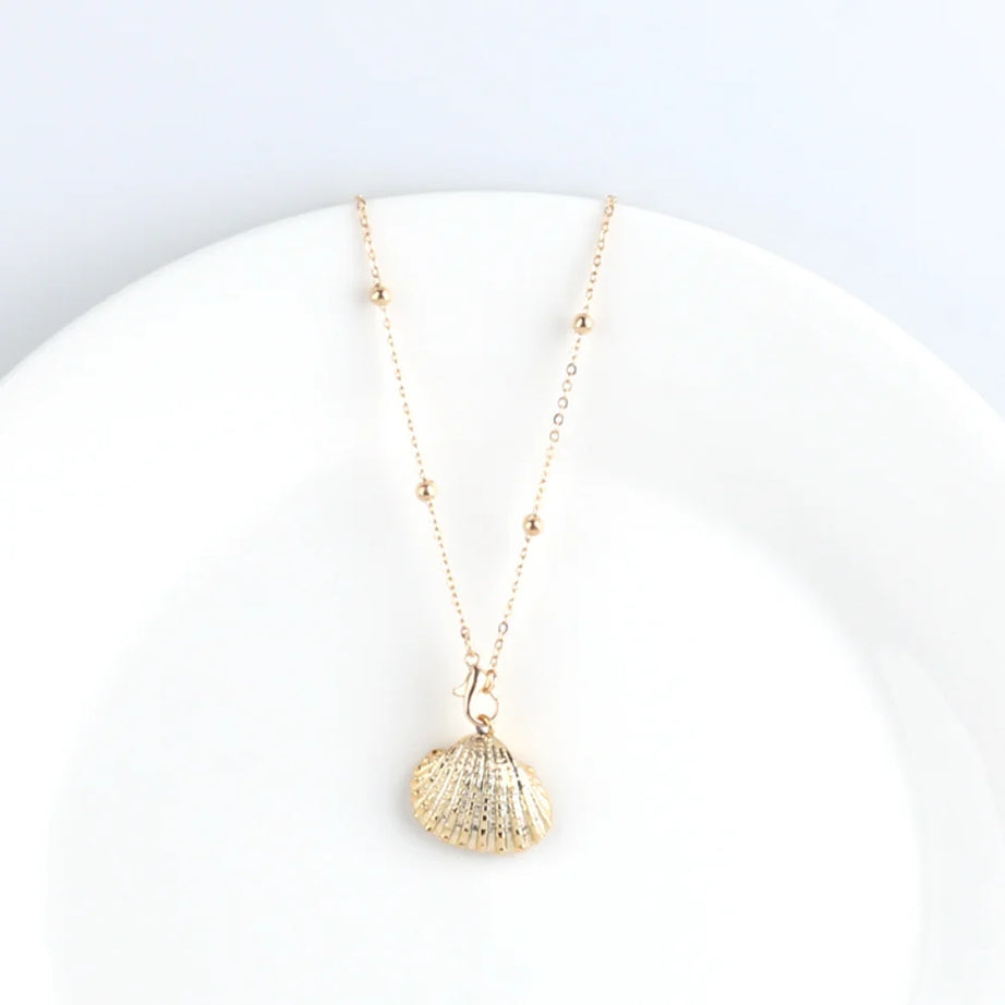 Conch Shell Boho Pendant Necklace