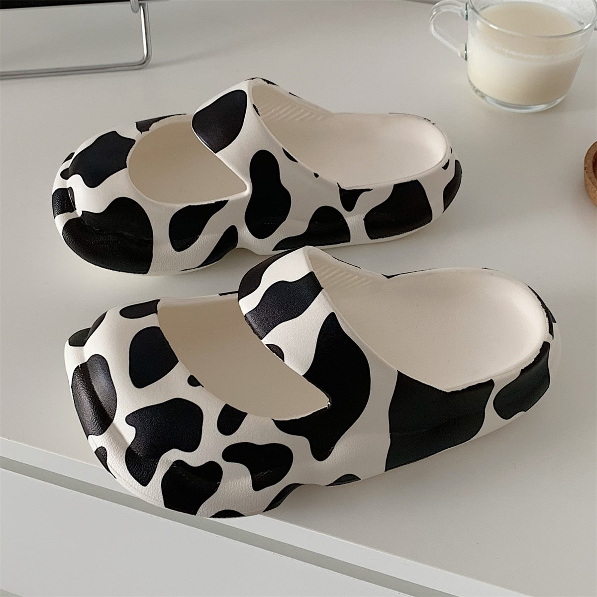 New Couples Stylish Adult Sandals Slip-Proof Thick-Soled Indoor Outdoor Slippers Men Flip Flops House Sleepers Shoes Woman Home - Charlie Dolly