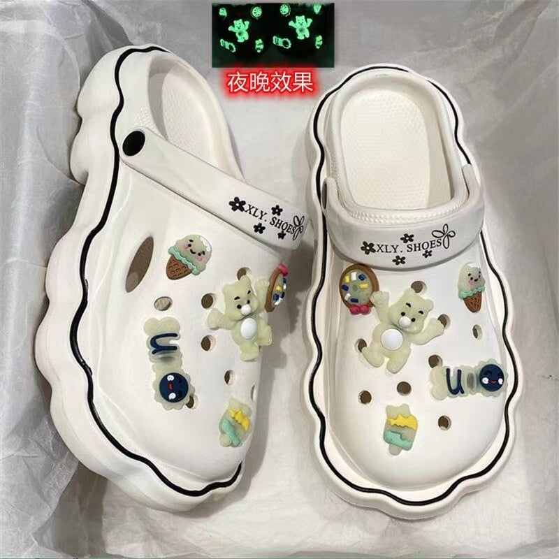 2023 Flat Garden DIY Croc Slippers Woman Beach Slipper Cute Cartoon Diamond Deco For Hole Shoes Antislip Thicken Shoes For Women - Charlie Dolly