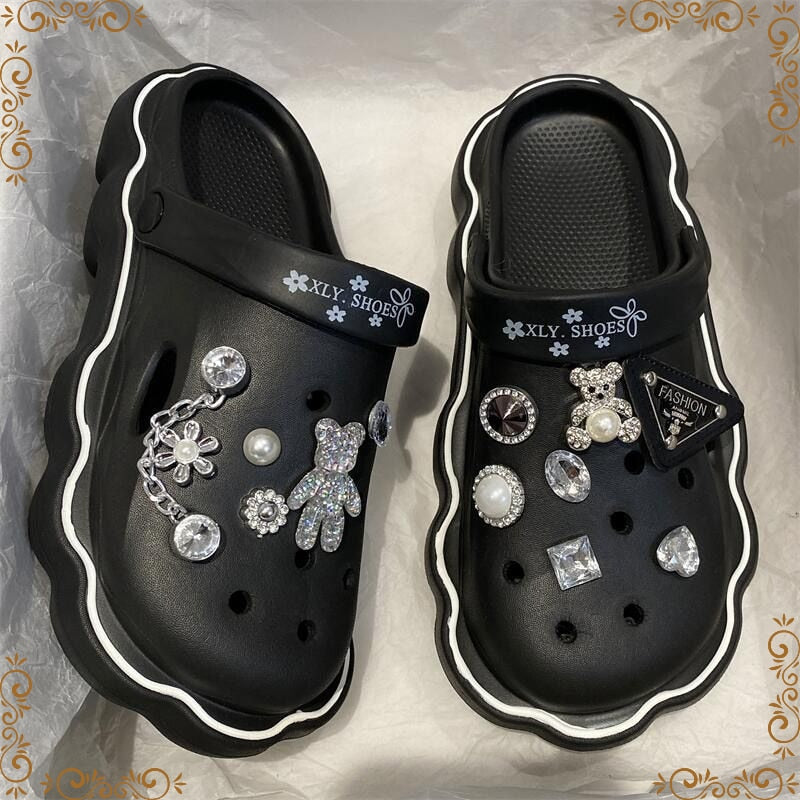 2023 Flat Garden DIY Croc Slippers Woman Beach Slipper Cute Cartoon Diamond Deco For Hole Shoes Antislip Thicken Shoes For Women - Charlie Dolly