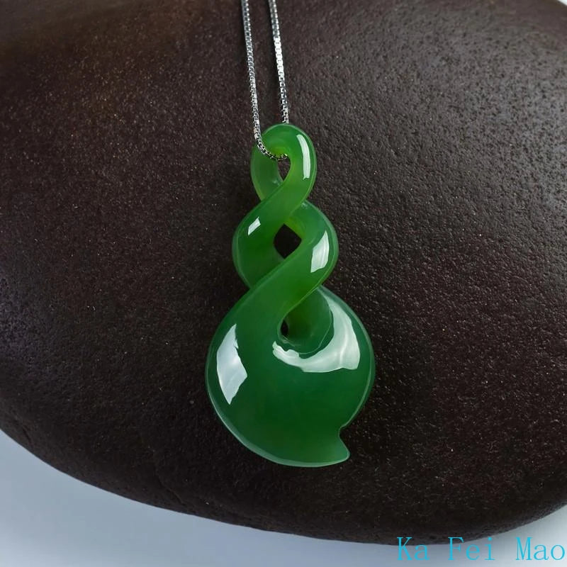 Natural Hand-carved Green Jade Pendant Lucky Wealth Fashion Ladies Necklace Men Personalized White Jade Amulet Holiday Gift