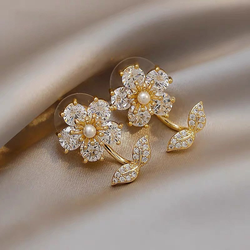 Cute Daisy Flower Pendant Hoop Earrings For Women Korean Sweet Circle Earrings Girl Wedding Party Jewelry Gift - Charlie Dolly