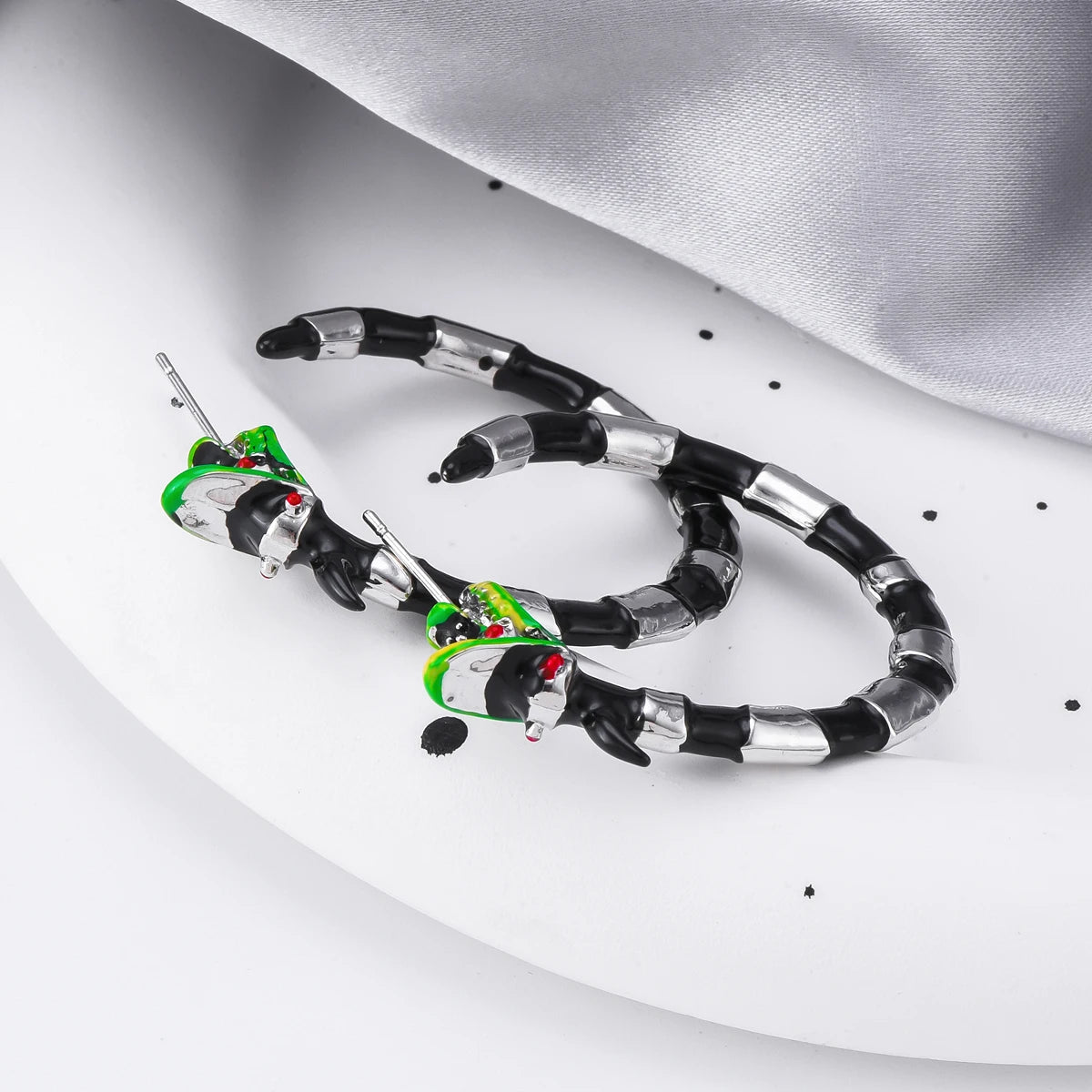 Harong Halloween Creative Beetlejuice Hoop Earring for Women Beetle Sandworm Creepy Chunky Jewelry Cosplay Accessories Gift - Charlie Dolly