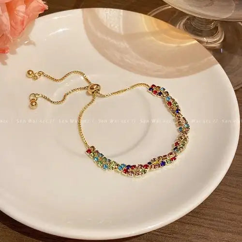 Golden Shell Retro Flower Women's Bracelet Light Luxury Versatile High End Unique Design Girlfriend Accessories Banquet Jewelry
