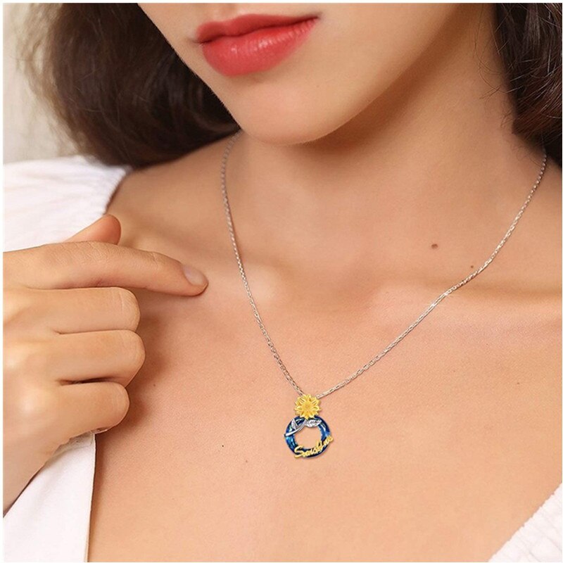 Exquisite fashion Sunflower Pendant Necklace for Women Silver - Charlie Dolly