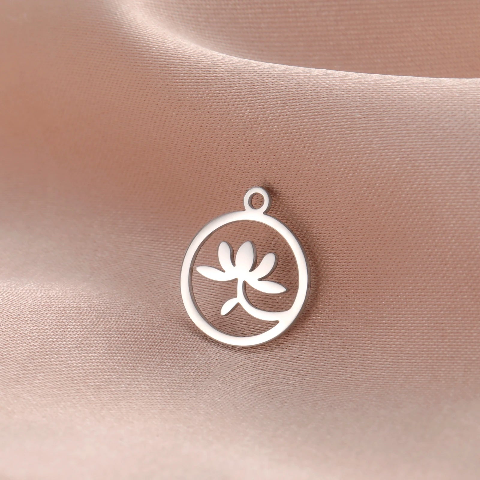 5 pieces of lotus shell stainless steel bracelet pendant necklace small sun shell pendant DIY necklace bracelet earrings jewelry