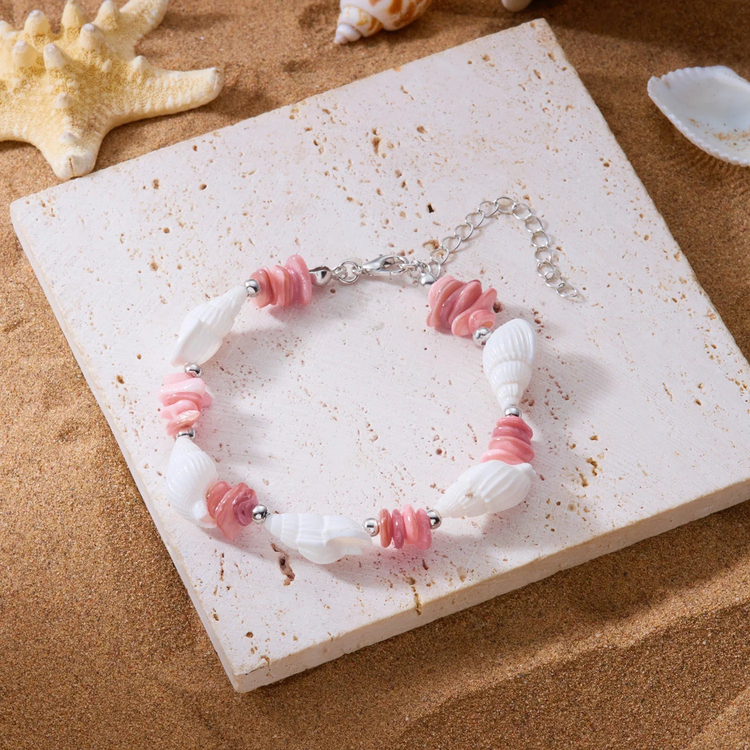 Boho Natural Gravel Shell Chips Bracelet for Women Adjustable Handmade Conch Beaded Bangle Summer Beach Vacation Jewelry Gift