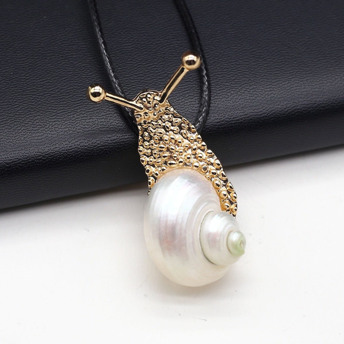 1PCS Vintage Exquisite Snail Pendant Natural Shell Conch DIY Jewelry Leather Rope Necklace Accessories Gift Wholesale - Charlie Dolly