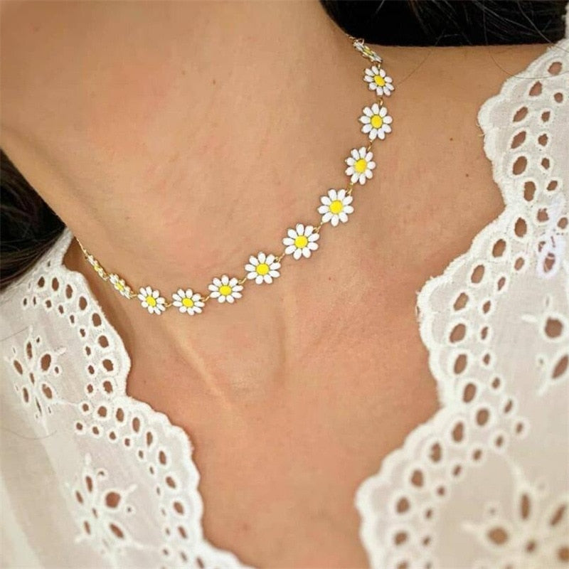 Korean Flower Daisy Clavicle Chain Necklace Women Choker Statement Wedding Bridal Pendant Jewelry Girls Gift Neck Accessories