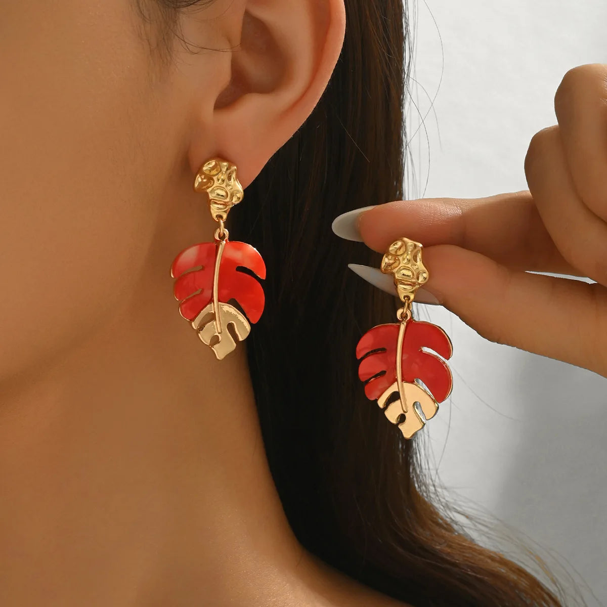 Boho Creative Multi-color Hollowed-out Resin Monstera Leaf Drop Earrings for Women Gold Color Tropical Dangle Earrings Jewelry