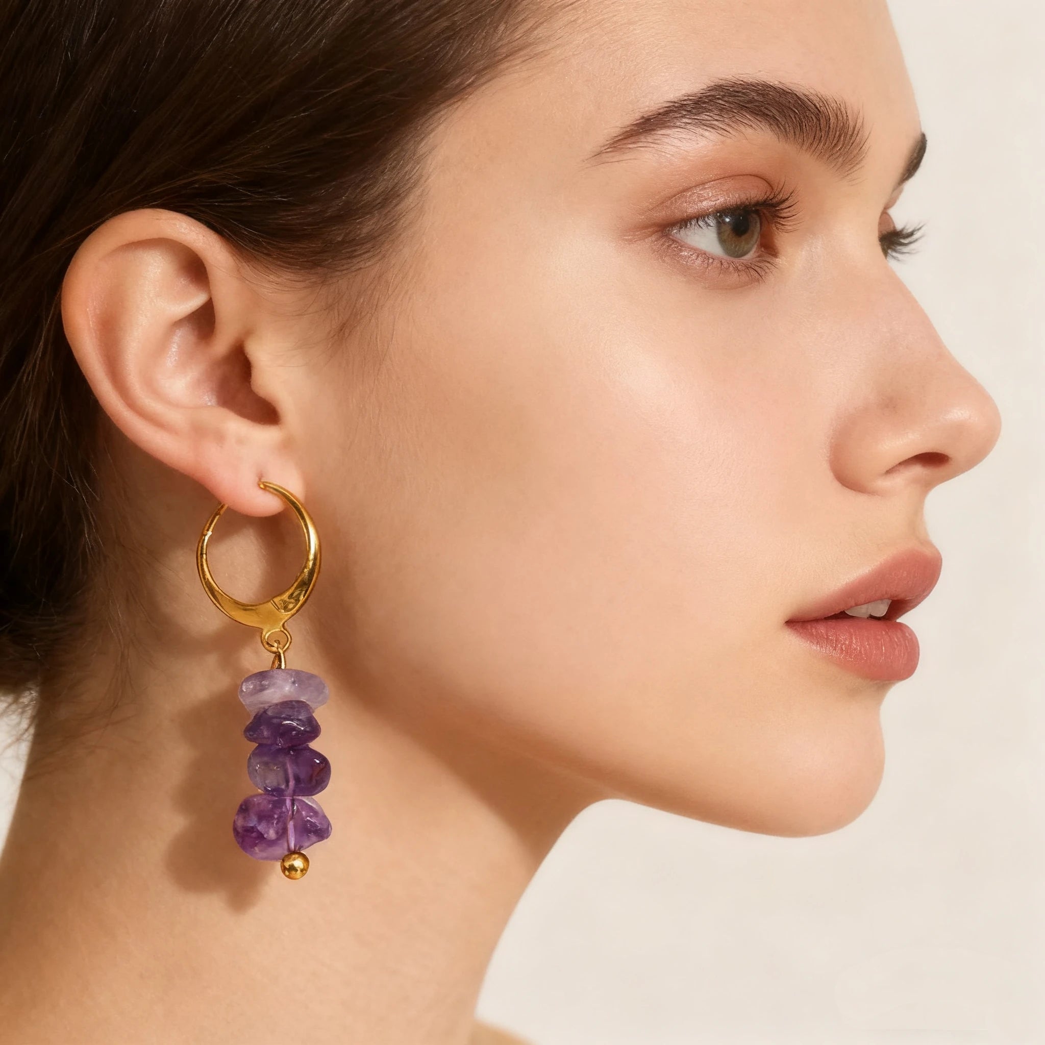JD Natural Stone Amethyst Chips Golden Hoop Earrings Women Bohemian Crystal Gravel Handmade Reiki Healing Earring Jewerly Gift