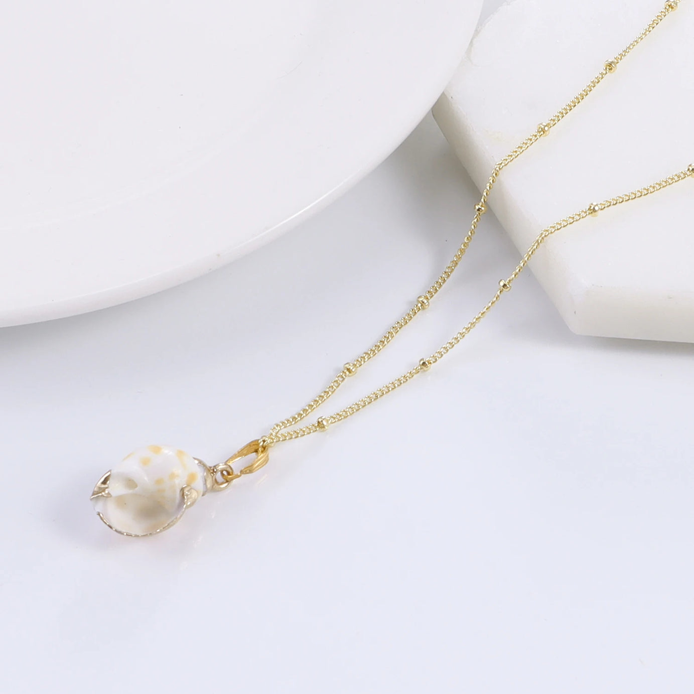 Natural Conch Shell and Gold Rim Boho Pendant Necklace