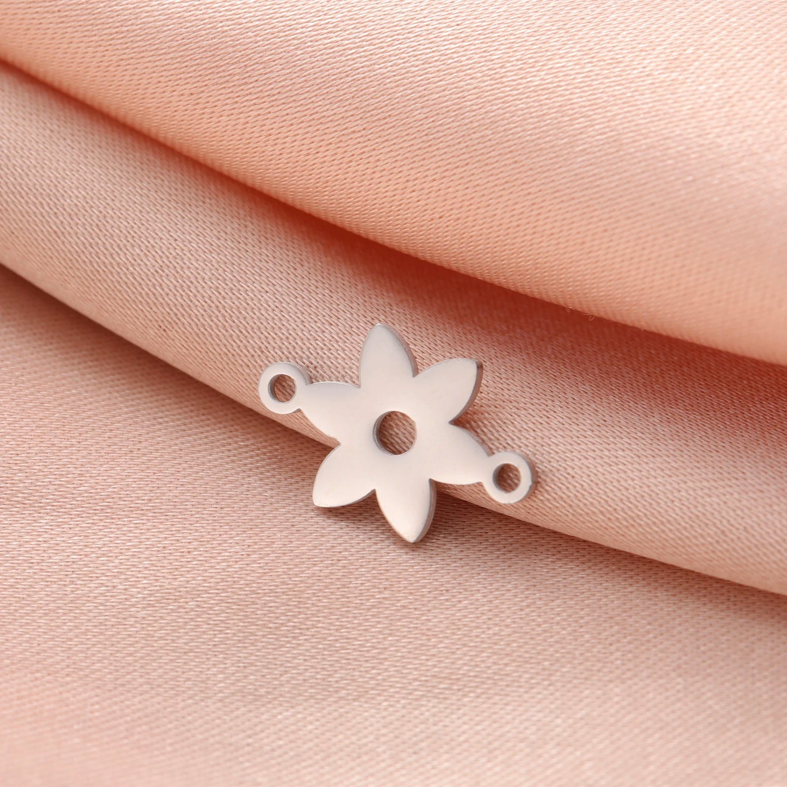 5 pieces of lotus shell stainless steel bracelet pendant necklace small sun shell pendant DIY necklace bracelet earrings jewelry