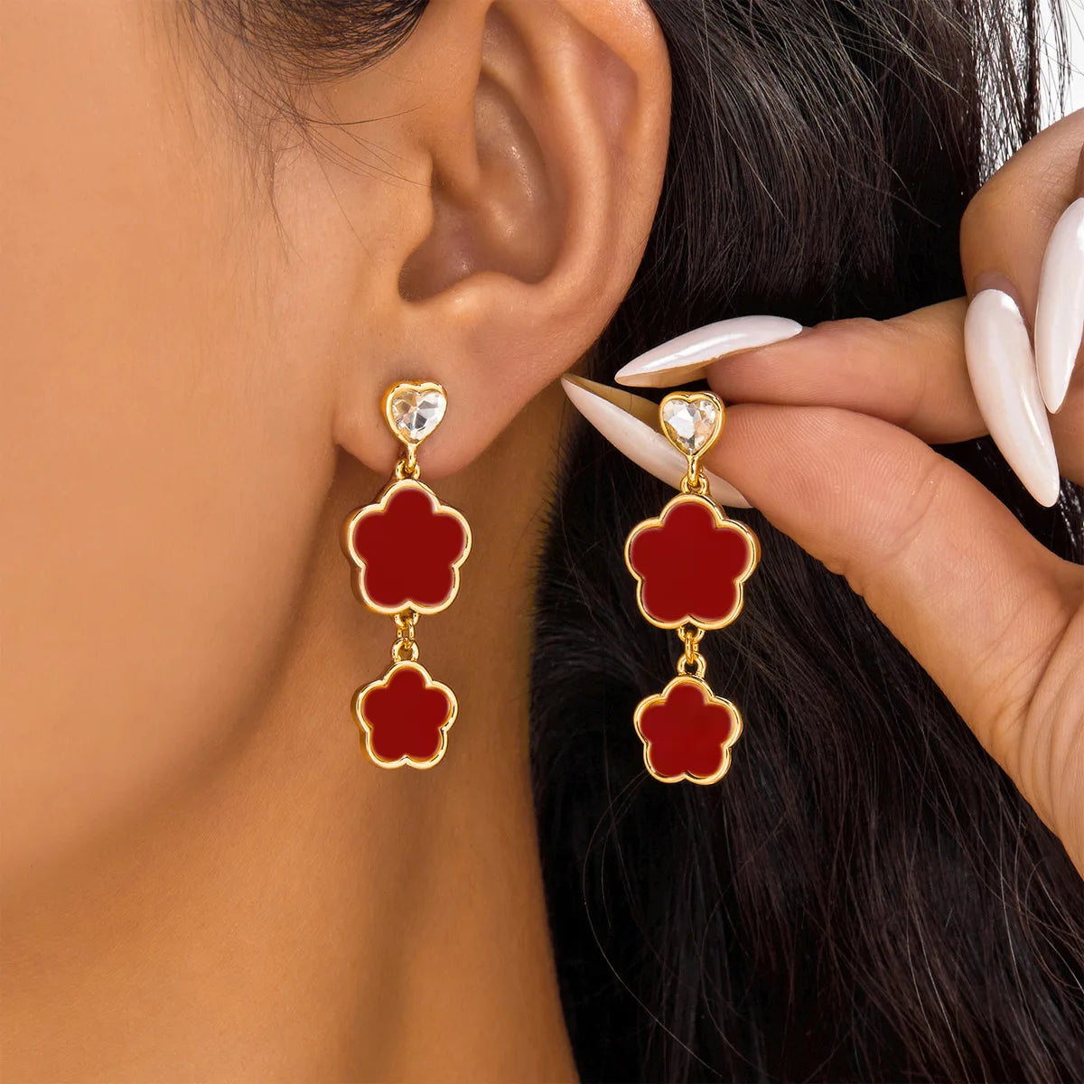 Boho White Shell Lucky Five-Petal Flower Stud Earrings for Women Ladie Classic Vintage Heart Shape Crystal Party Banquet Jewelry