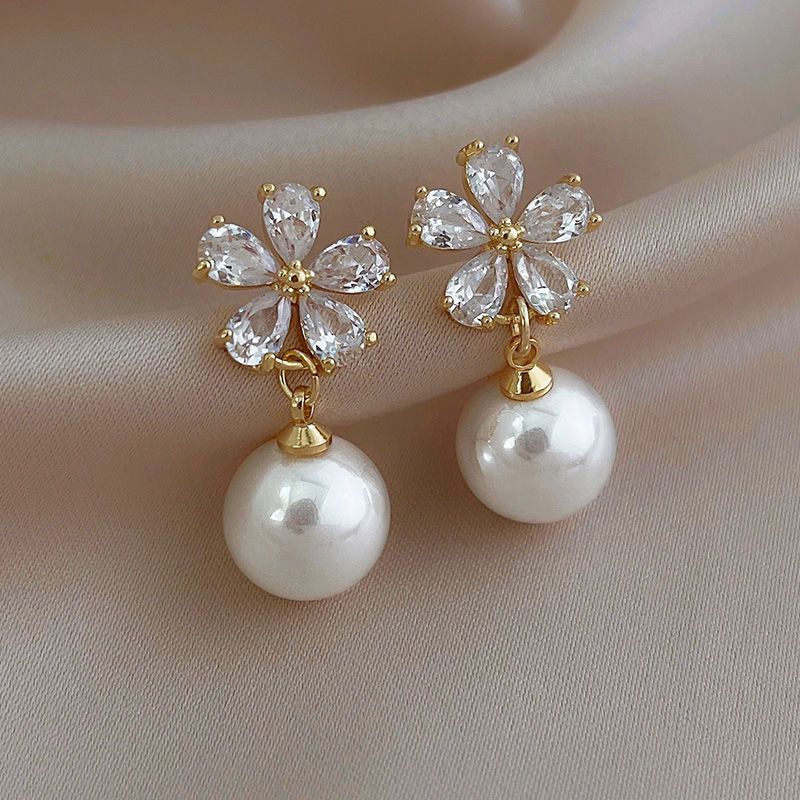 Cute Daisy Flower Pendant Hoop Earrings For Women Korean Sweet Circle Earrings Girl Wedding Party Jewelry Gift - Charlie Dolly
