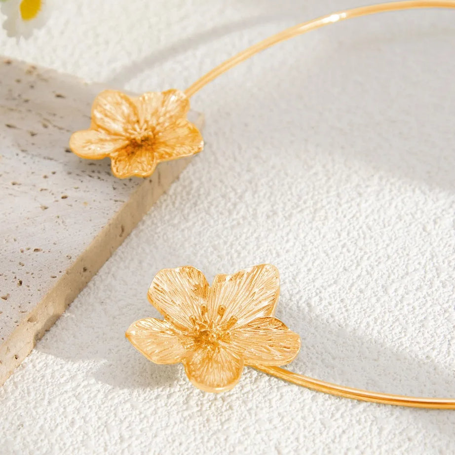 Gold Starfish and Shell Open Torque Choker Necklace
