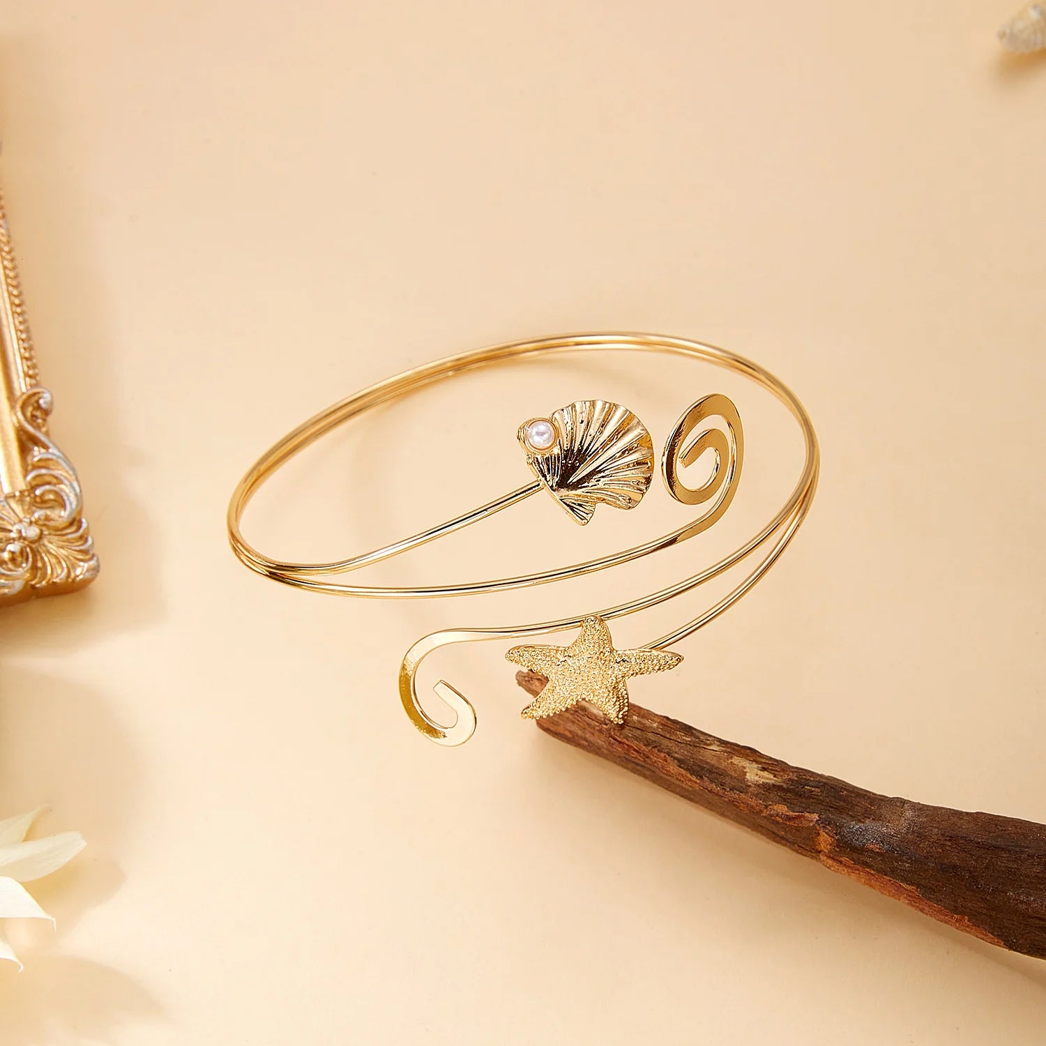 Boho Starfish Pearl Open Arm Bracelet for Women Simple Conch Shell Spiral Wave Metal Upper Arm Cuff Bangle Beach Party Jewelry