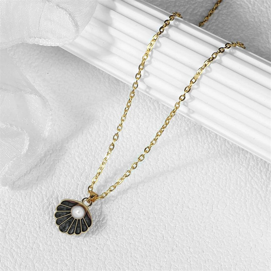 Shell and Pearl Pendant Boho Necklace