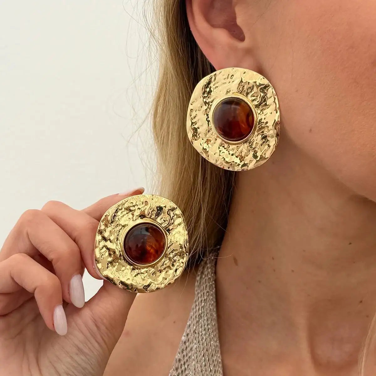 KunJoe Vintage Inlaid Brown Resin Acrylic Stud Earrings for Women Luxury Geometric Large Round Earrings Boho Vacation Jewelry